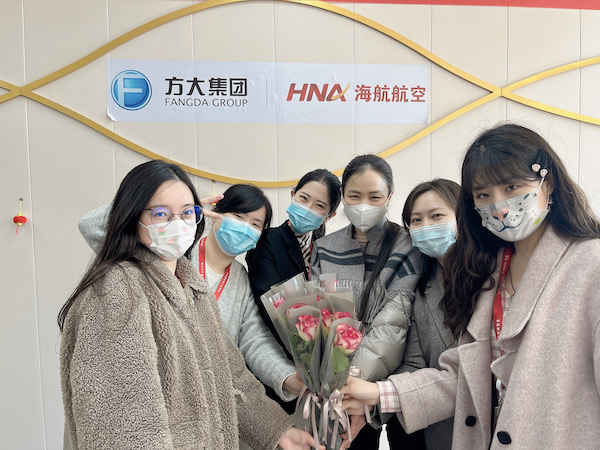 附图9：海南航空上海基地开展员工慰问活动.JPG