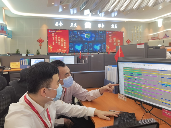 附图1:海南航空全力做好“博鳌亚洲论坛”航班保障工作(曾亮 摄)1