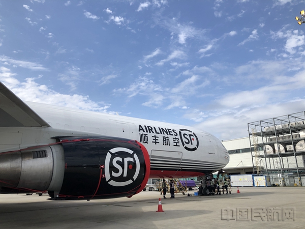 图2:顺丰航空第70架全货机_副本.jpg 图2:顺丰航空第70架全货机_副本.jpg