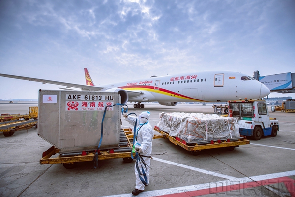 附图7：海南航空客改货航班运输货物.jpg