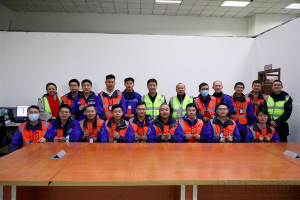 慰问组在机务航线办公室4