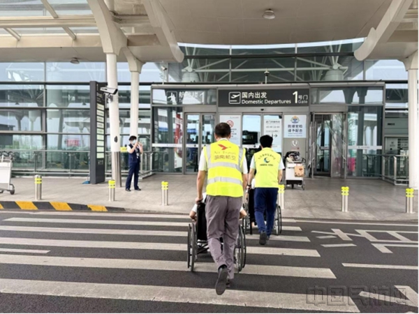 20250519新闻稿件:全程“零障碍”!湖南航空保障青海省残疾人田径队返程49511