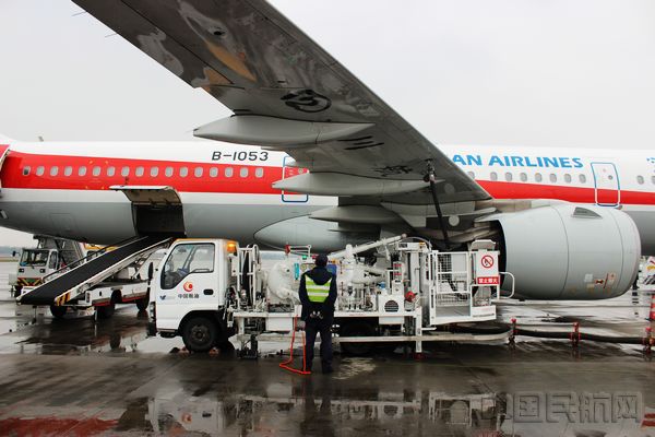 抗击疫情·中国航油西南公司在行动1.jpg 抗击疫情·中国航油西南公司在行动1.jpg