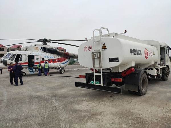 中国航油湖北应急保障小组再出征　全力以赴助力阳新抗洪抢险救援（张晓春、王梓涵） (2).jpg