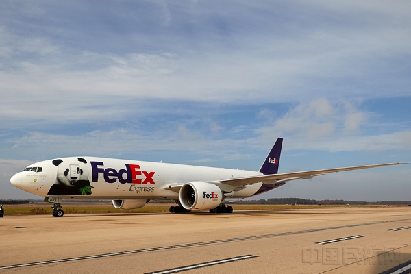 “FedEx熊猫快递号”777专机1.jpg