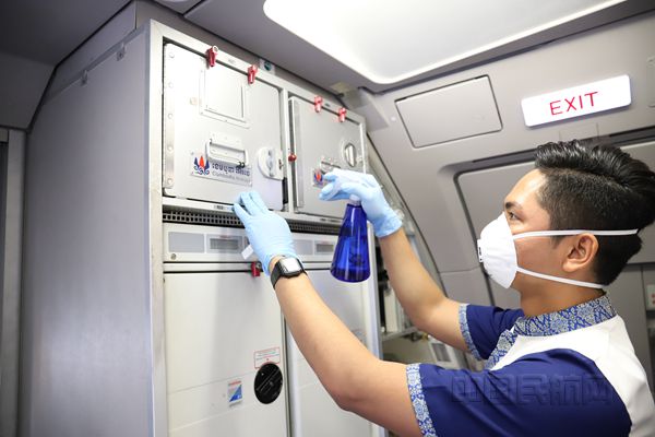 共抗疫情，柬航持续捐赠、免费运输医疗物资支援中国 (4)_副本.jpg