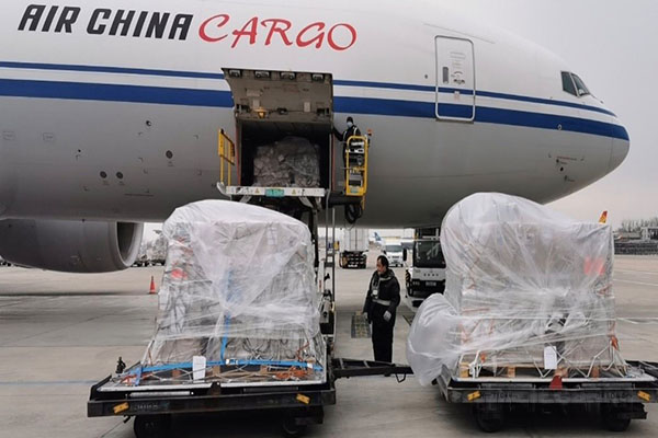 2月28日国货航飞机从法兰克福运送16台ECMO设备支援武汉1.jpg 2月28日国货航飞机从法兰克福运送16台ECMO设备支援武汉1.jpg