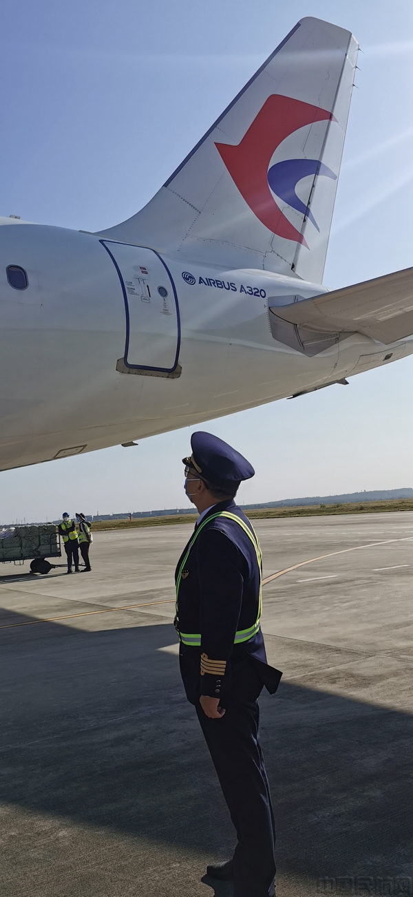 绕机检查.jpg 绕机检查.jpg