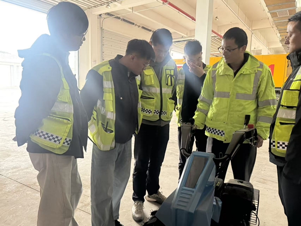 多措并举“硬核”备战!花湖机场全力打好除冰雪保障主动仗(花湖机场供图) (6)2