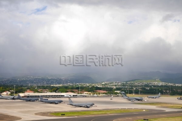 2015年10月18日，俯拍夏威夷机场（赵晓兵拍摄）